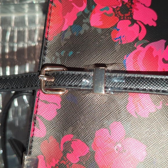 Kelly & Katie Black with pink , burgundy roses large tote bag - Picture 6 of 10